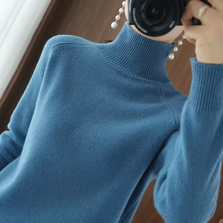 Jule | Elegant turtleneck sweater