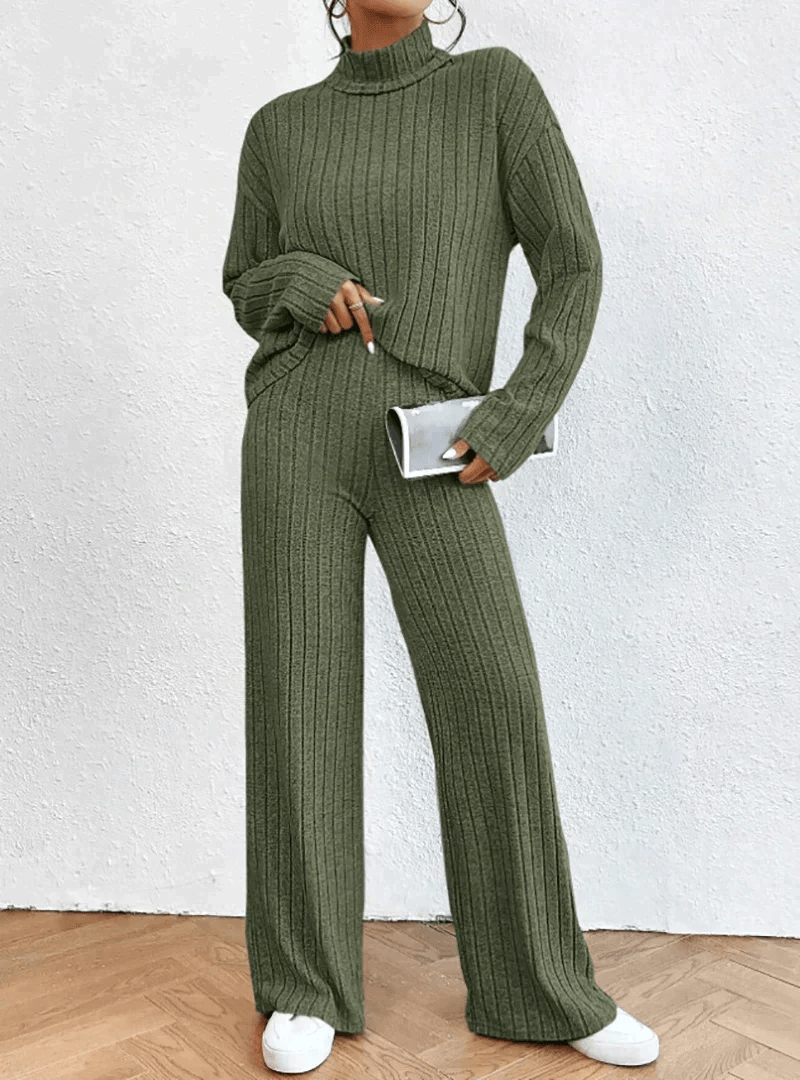 Arica | Knitted trousers and turtleneck