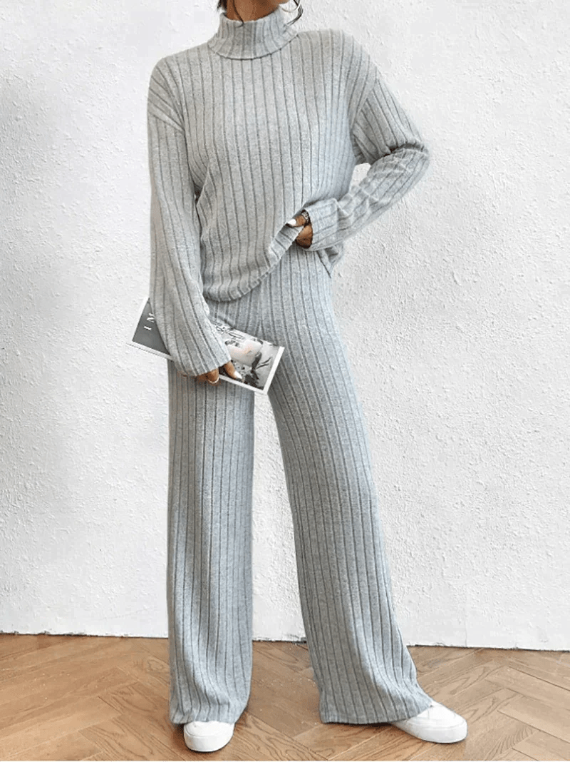 Arica | Knitted trousers and turtleneck